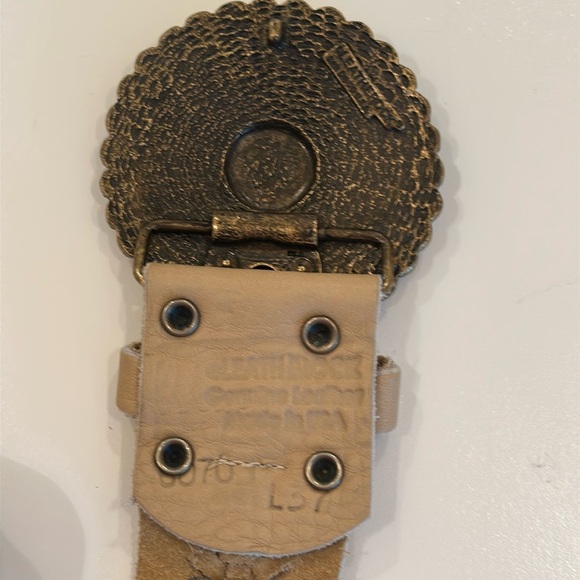 New LEATHEROCK Beaded Tan Leather Belt. 
Size L37.